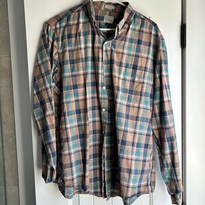 J.Crew Men’s Button Down shirt plaid size L